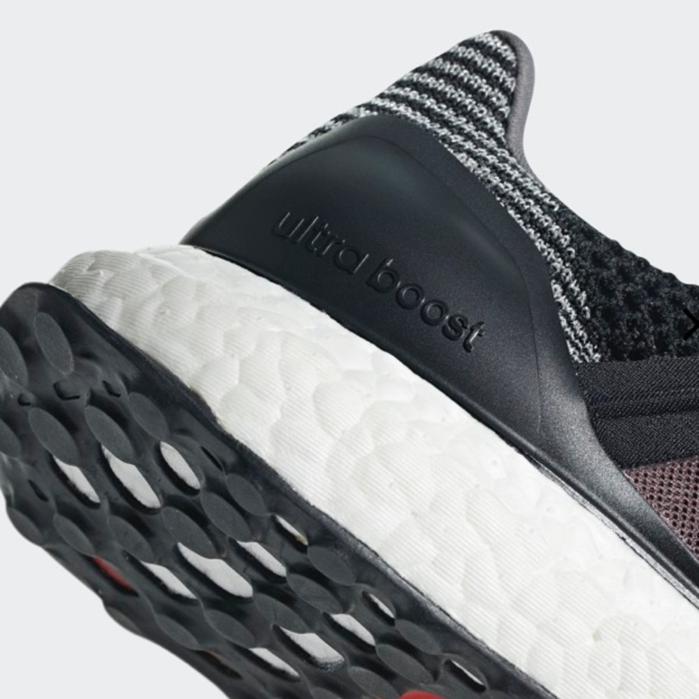 Nwt ADIDAS ULTRABOOST women’s 9.5 unbox - Picture 5 of 8
